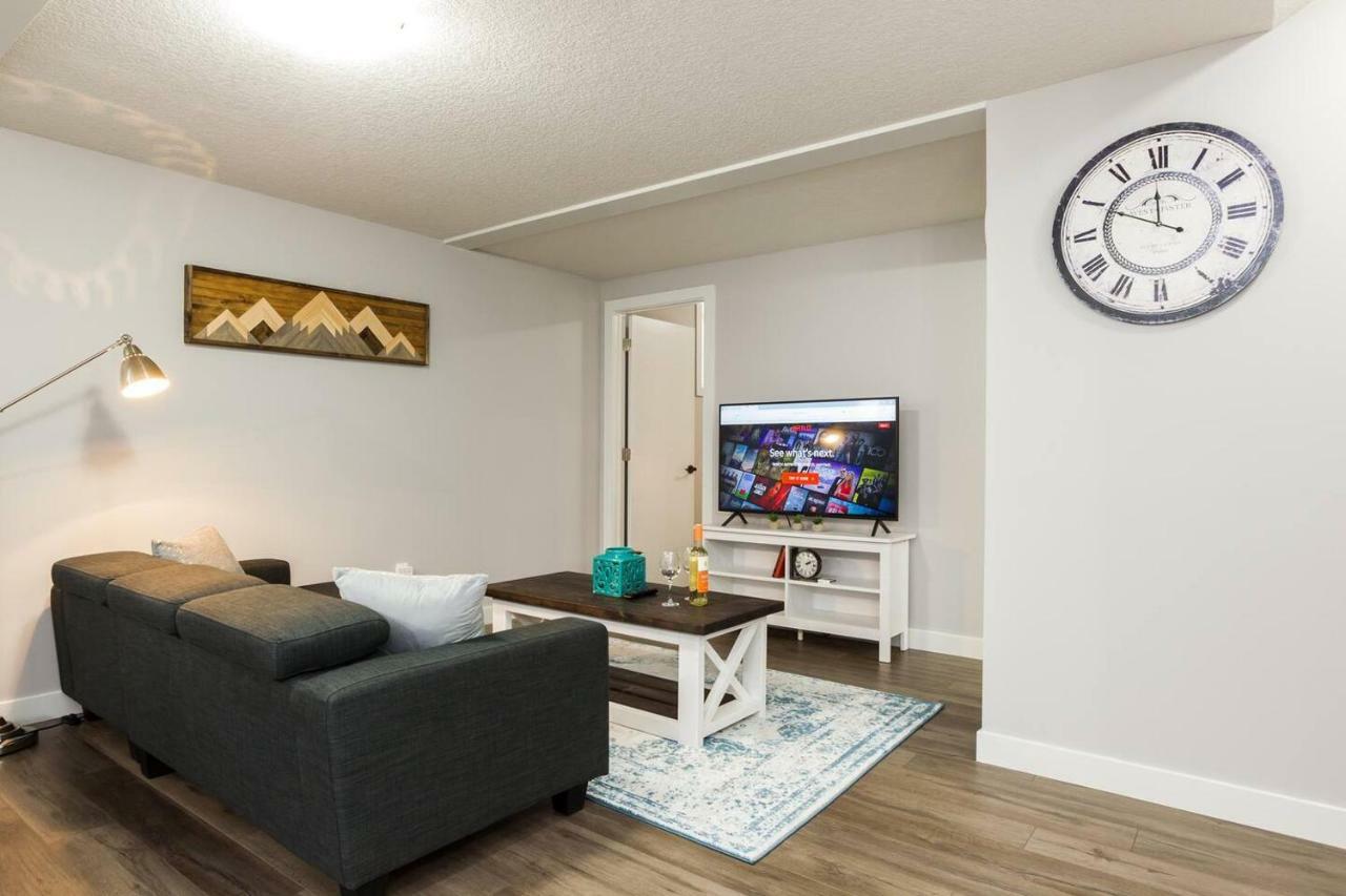 Modern Executive I Complimentary Netflix & Parking! * Edmonton