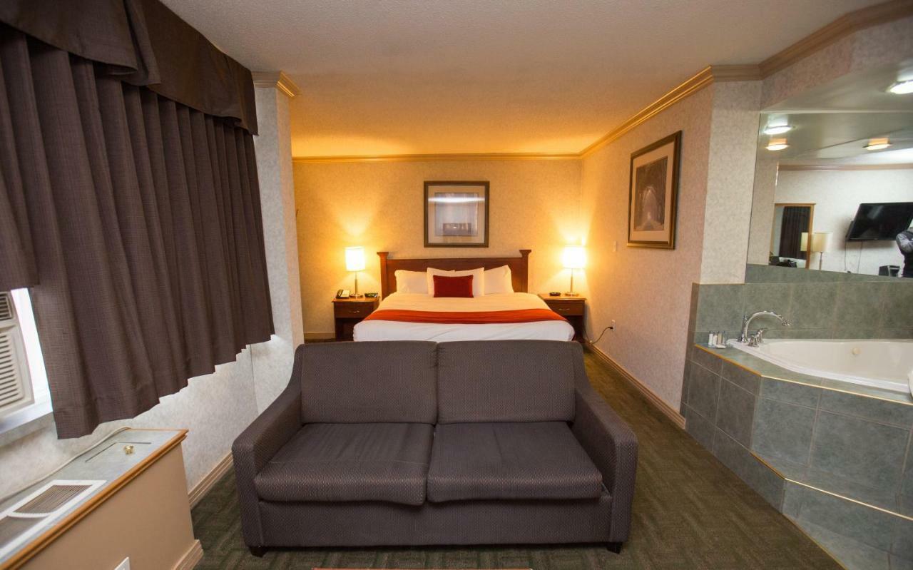 Sands & 3* Edmonton