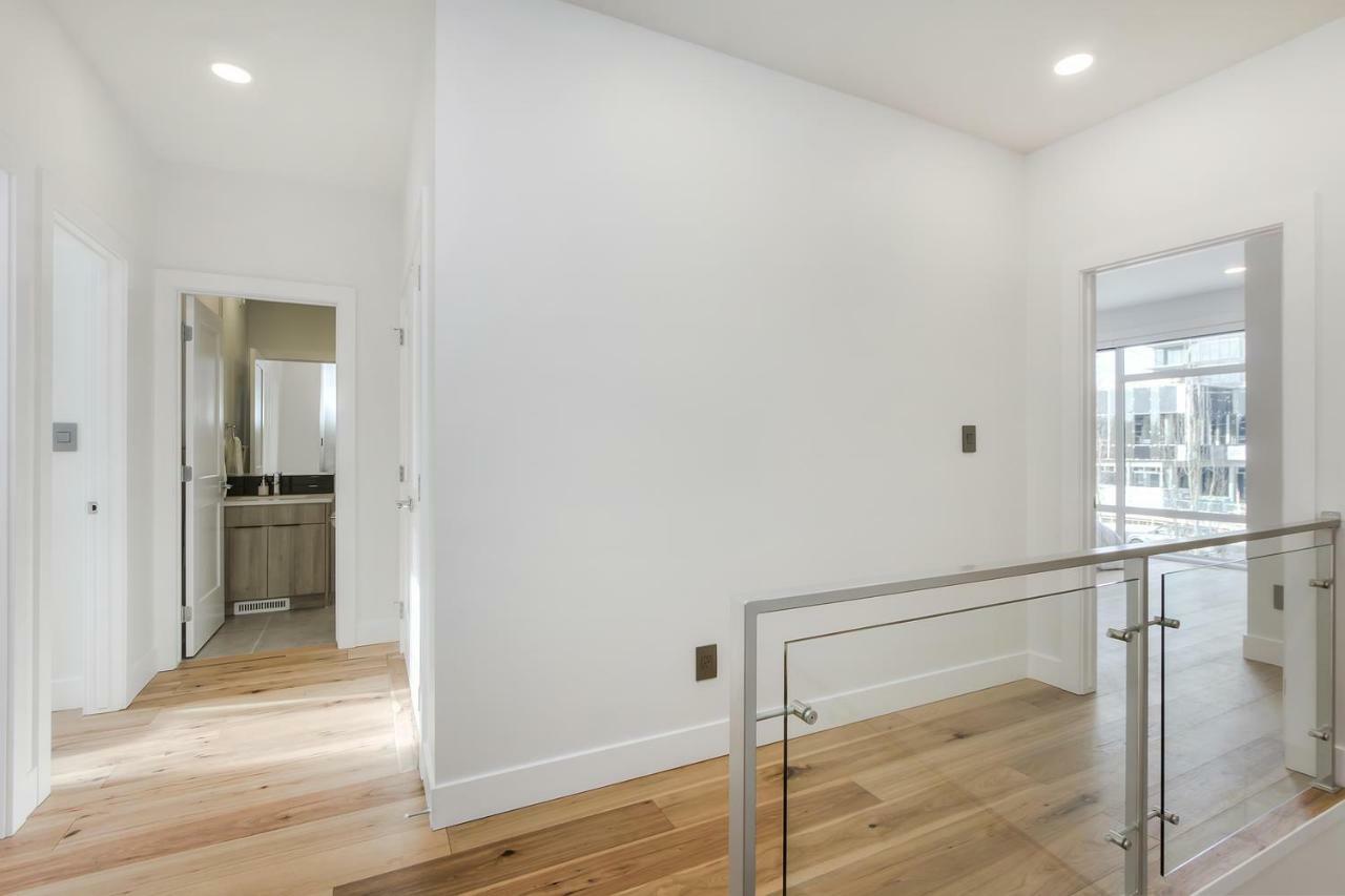 New Luxury Townhome Holiday home