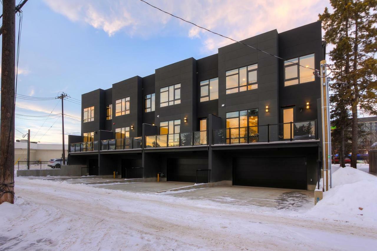New Luxury Townhome * Edmonton