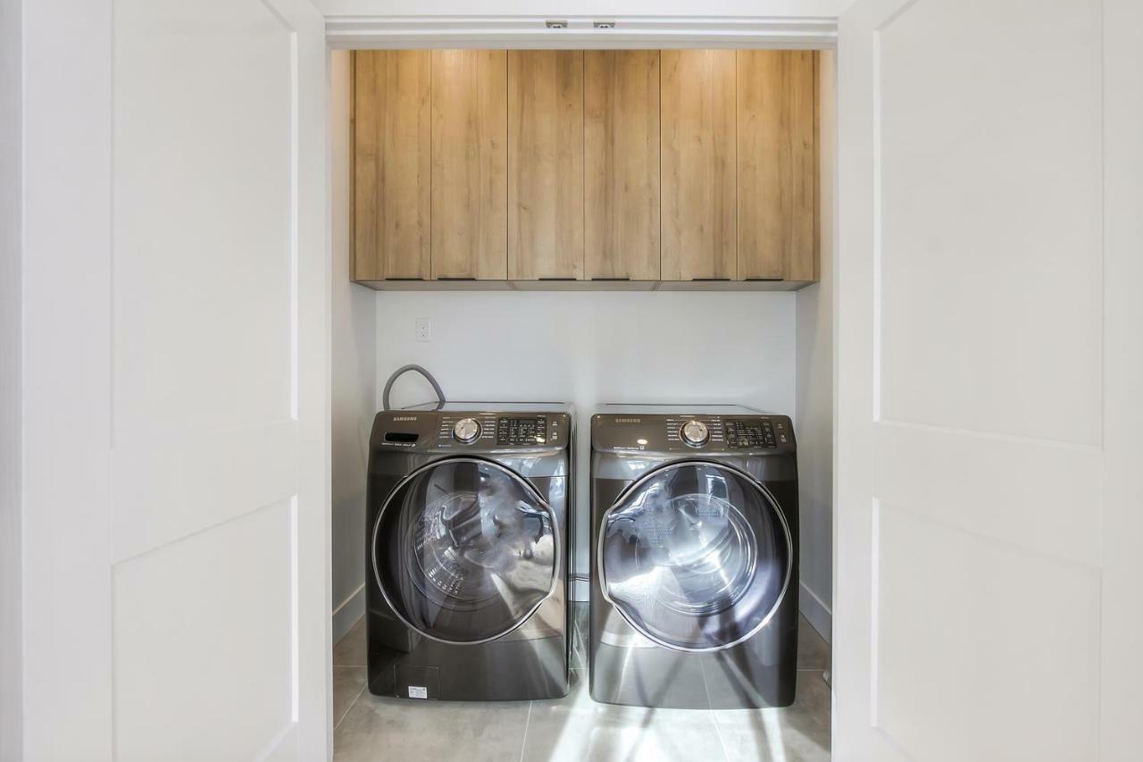 New Luxury Townhome * Edmonton