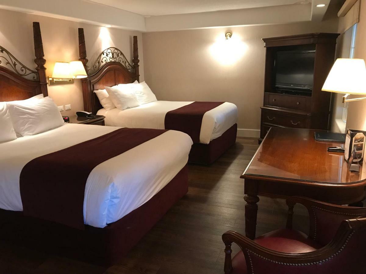 Hotel Chateau Louis & Conference Centre