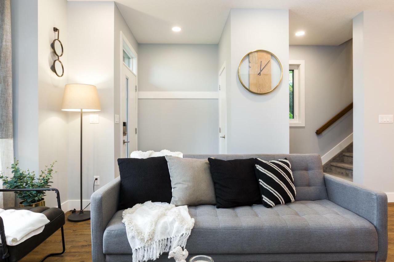 Holiday home Contemporary Haven: Extended With Modern Comforts Edmonton