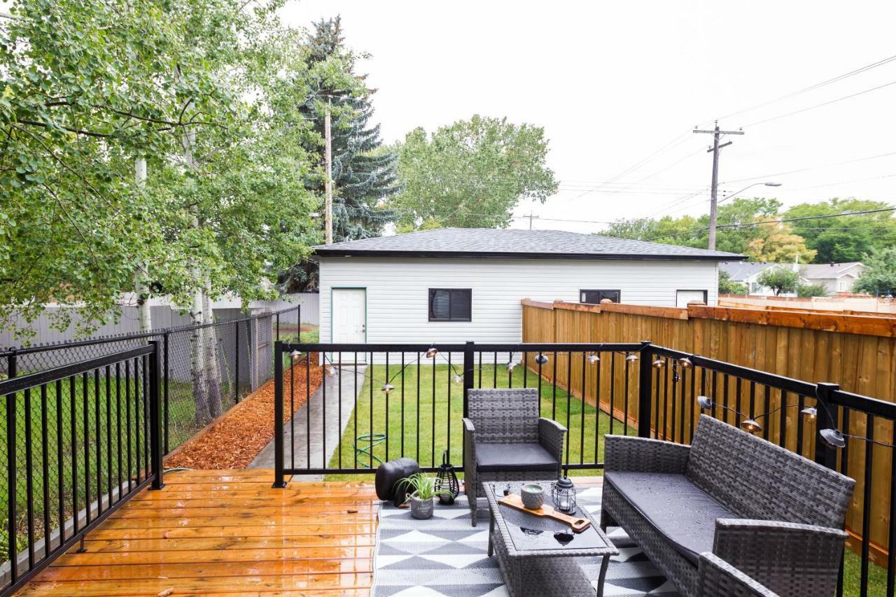 Contemporary Haven: Extended With Modern Comforts * Edmonton
