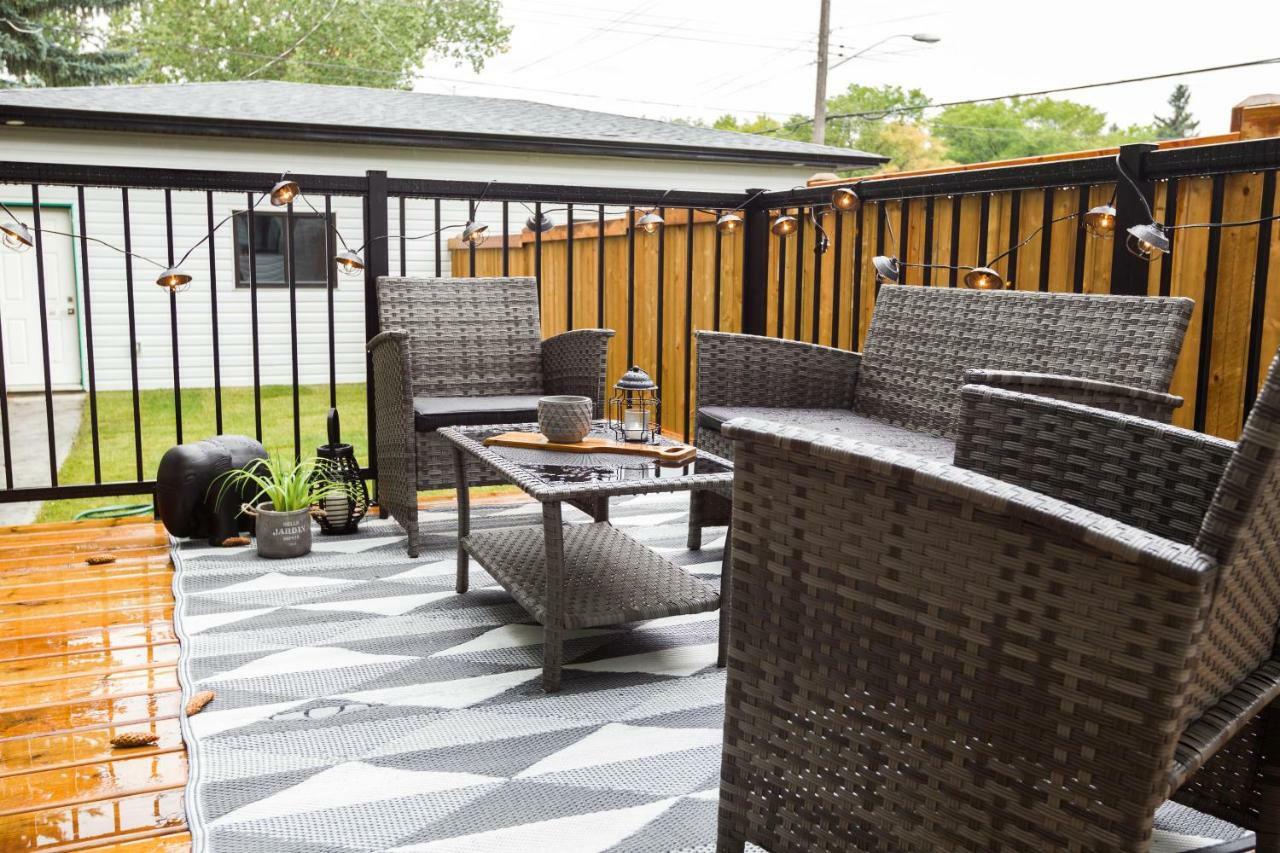 Contemporary Haven: Extended With Modern Comforts * Edmonton