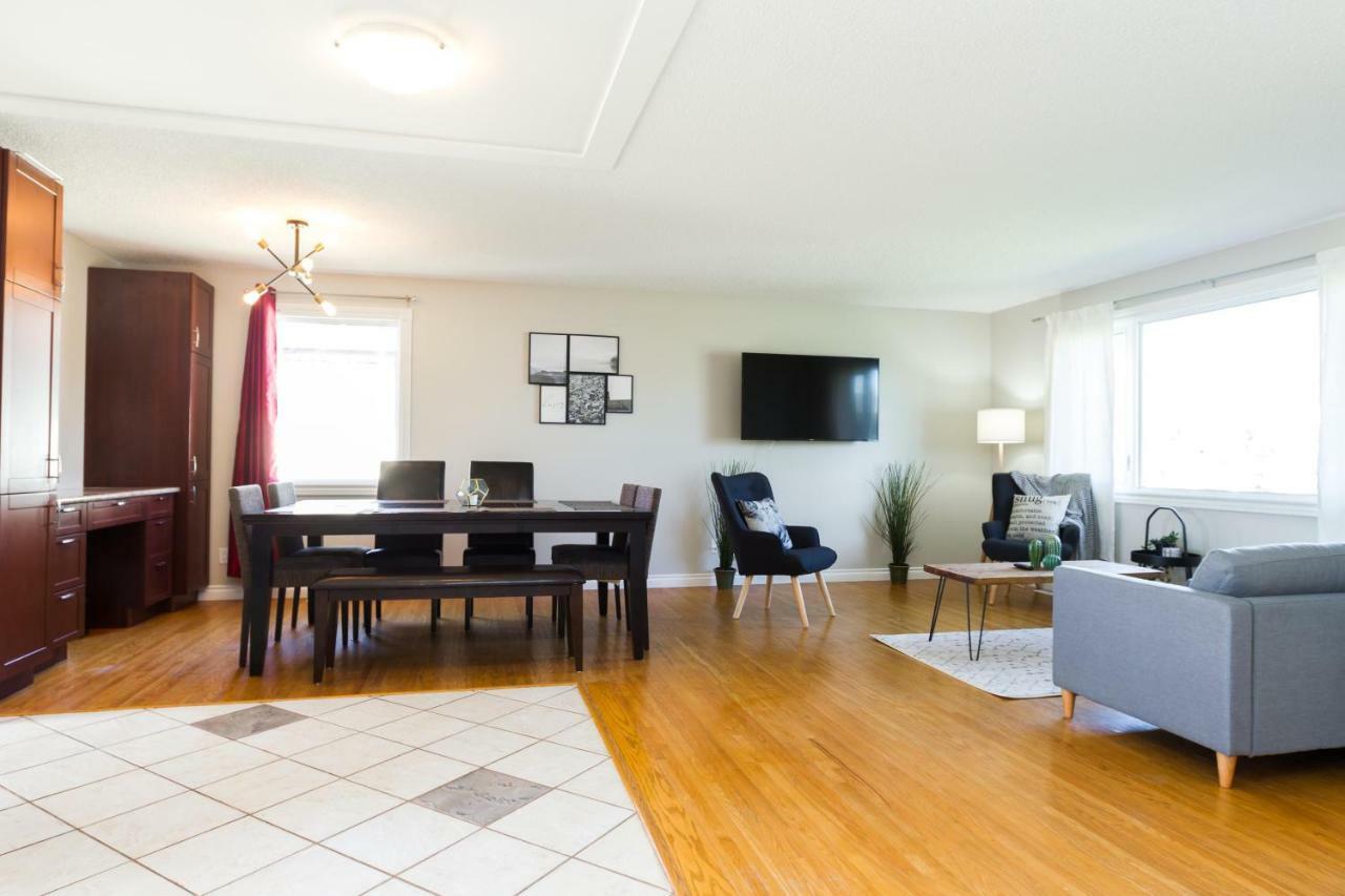 Spacious 6bed 2bath Near Wem, W Free Parking & Wifi! *