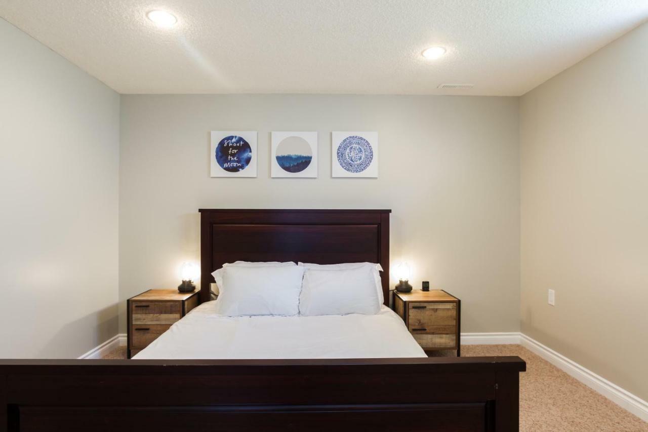 Spacious 6bed 2bath Near Wem, W Free Parking & Wifi! * Edmonton