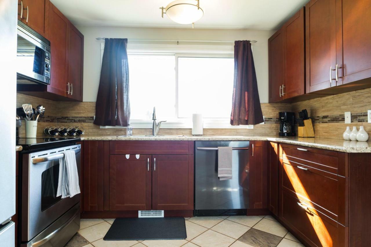 Spacious 6bed 2bath Near Wem, W Free Parking & Wifi! * Edmonton