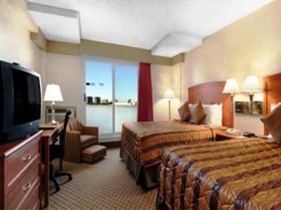 Hotel Ramada By Wyndham South