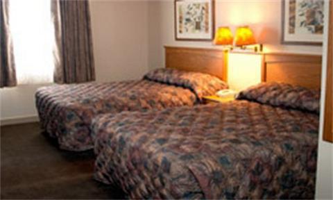Days & By Wyndham West 3*