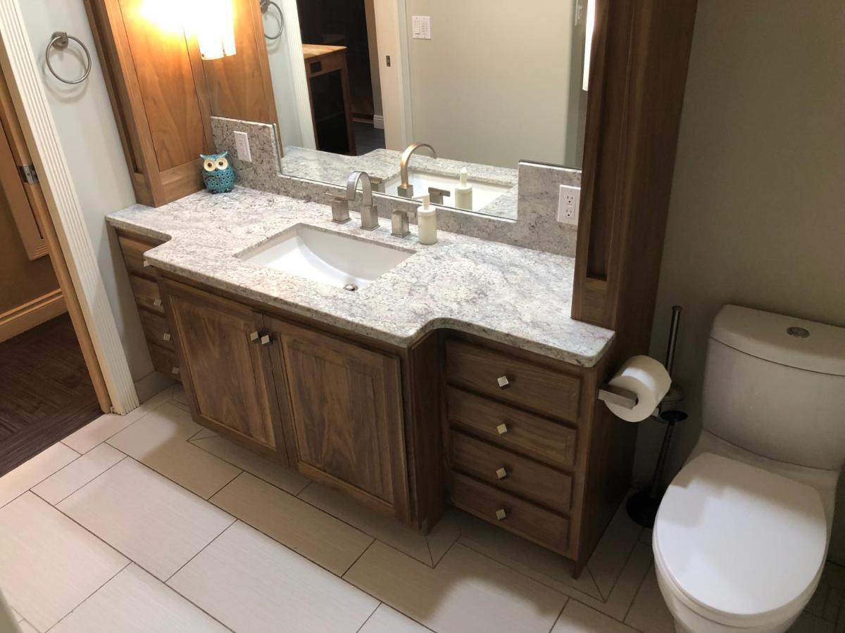 Apartment Luxury One Bed/bath W/ Parking On Whyte Ave Edmonton