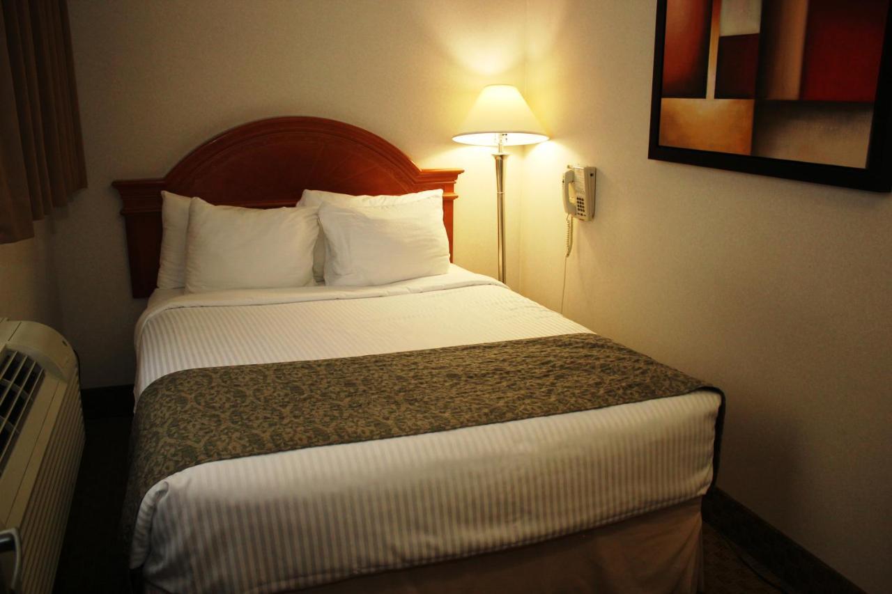 Ramada By Wyndham South Edmonton