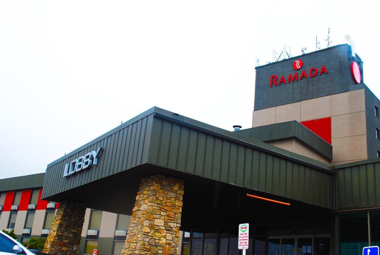 Hotel Ramada By Wyndham Yellowhead Nw Edmonton