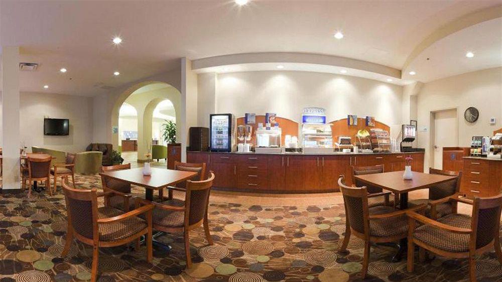 Hotel Express & Suites-edmonton South By Ihg 3*
