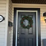 Spacious & Private Retreat Near West Edmonton Mall