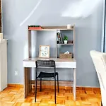 Comfy Getaway - Walk To West Ed Mall