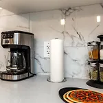 Beautiful Elegant Home Sleeps 10