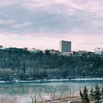 New Dt Apartment Walk To All