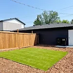 Downtown 5 Bedroom,Rogers,Commonwealth,Nait