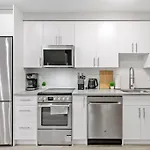 Modern Studio Unit - Close To Dt