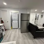 Muaysh Cozy Family Suite - Londonderry Mall