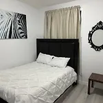 Muaysh Cozy Family Suite - Londonderry Mall