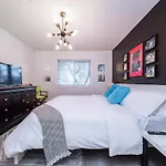The Neon Palace - Kingbed - Fireplace - Netflix - Ug Park