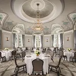 Fairmont Hotel Macdonald