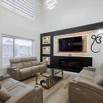 Spacious & Convenient Big House