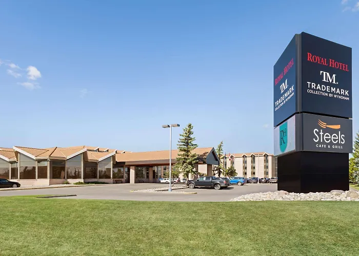 Royal Hotel West Edmonton, Trademark Collection By Wyndham