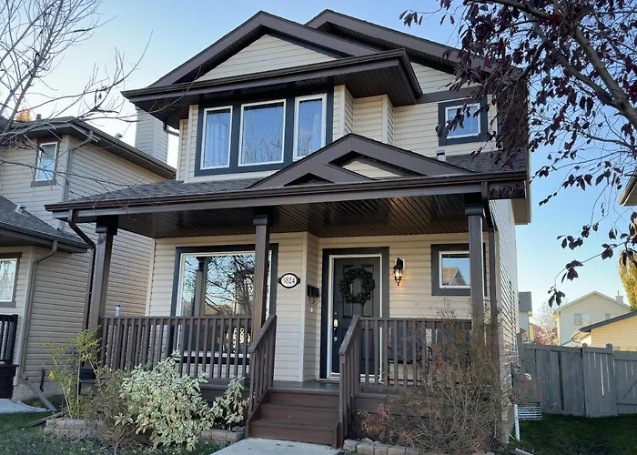 Spacious & Private Retreat Near West Edmonton Mall