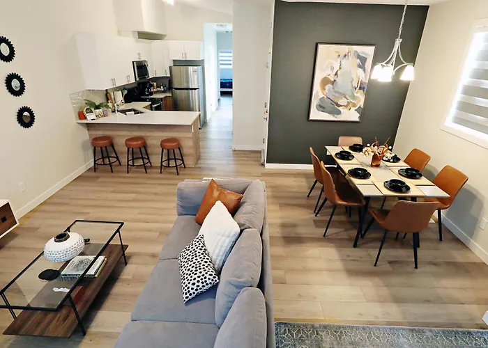 Downtown 5 Bedroom,Rogers,Commonwealth,Nait