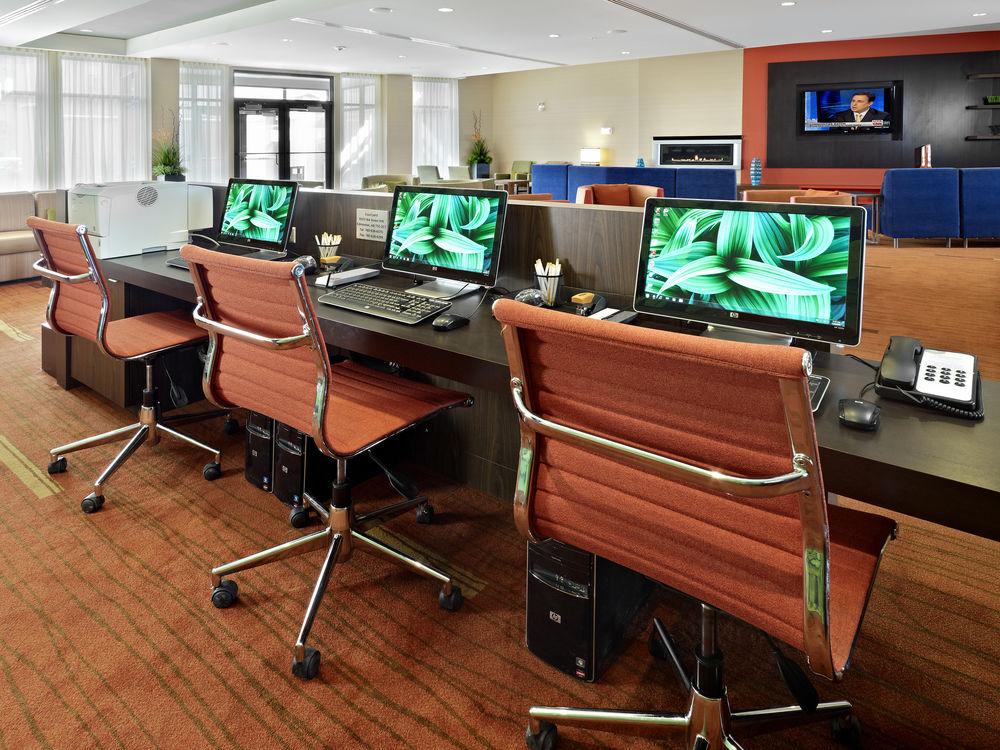 Courtyard By Marriott West 3*