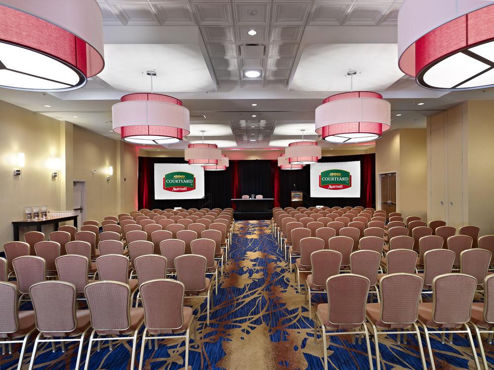 Courtyard By Marriott West Hotel Edmonton