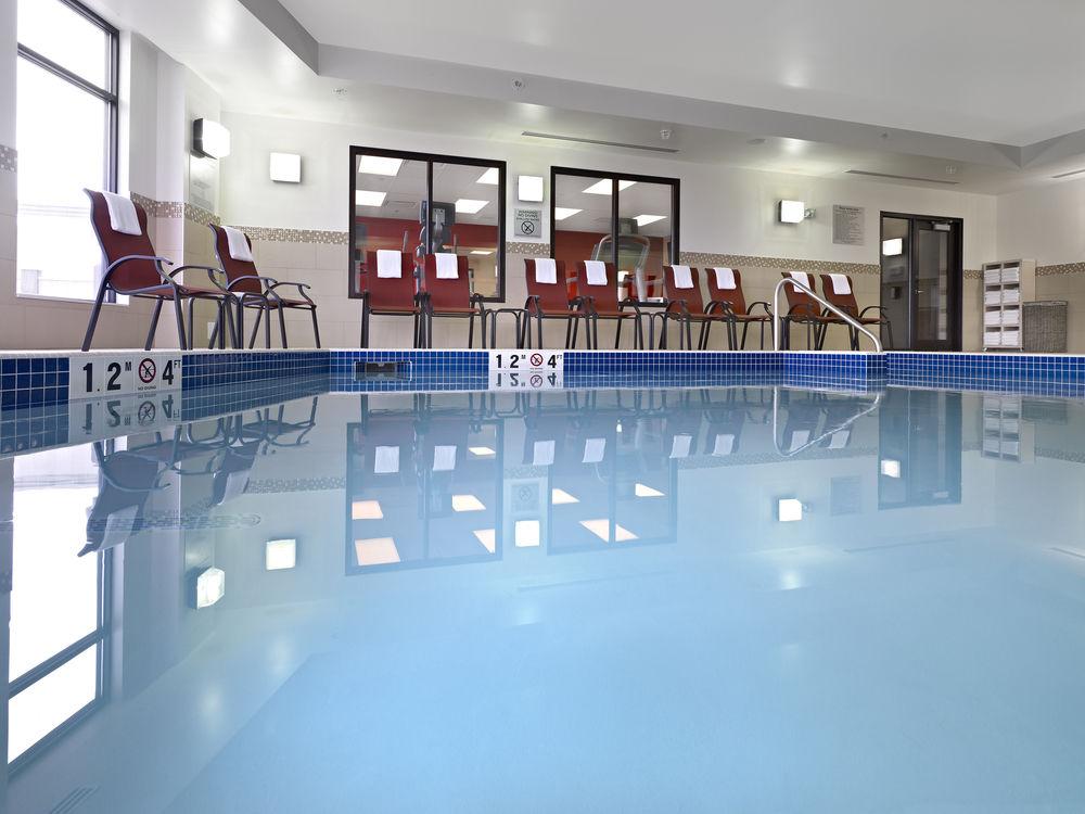 Courtyard By Marriott West Hotel
