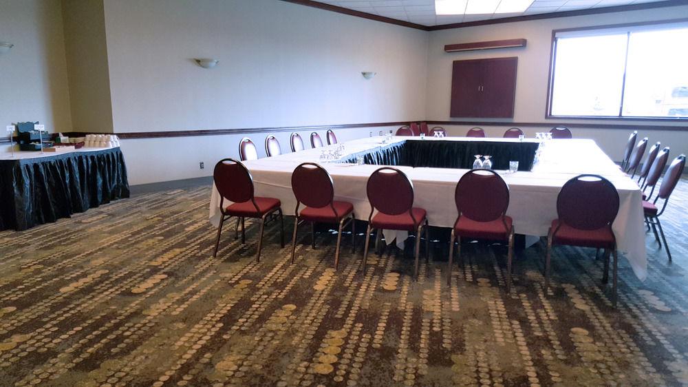 Radisson & Conference Centre 3* Edmonton