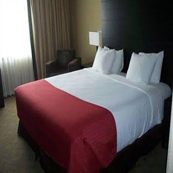 Hotel & Convention Center Edmonton