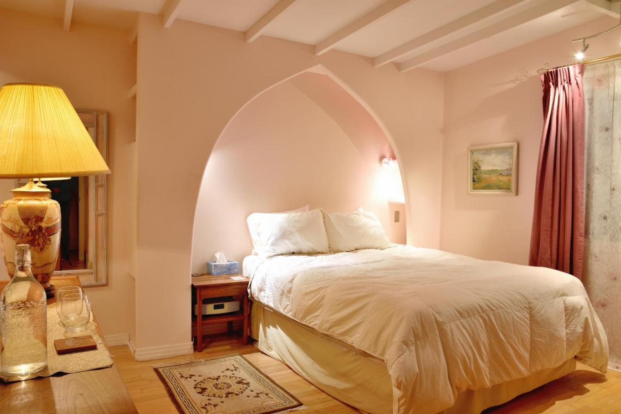 Mediterranean Bed & Breakfast Edmonton