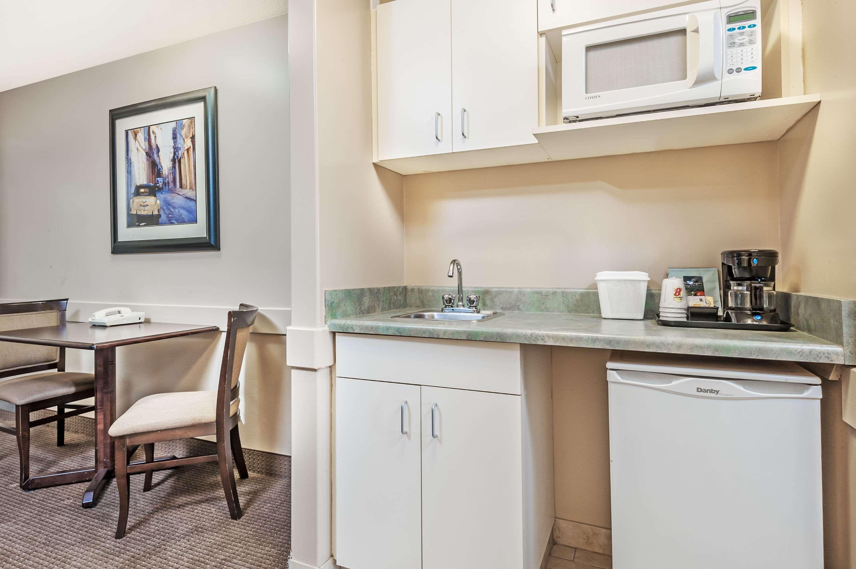 Super 8 By Wyndham South
