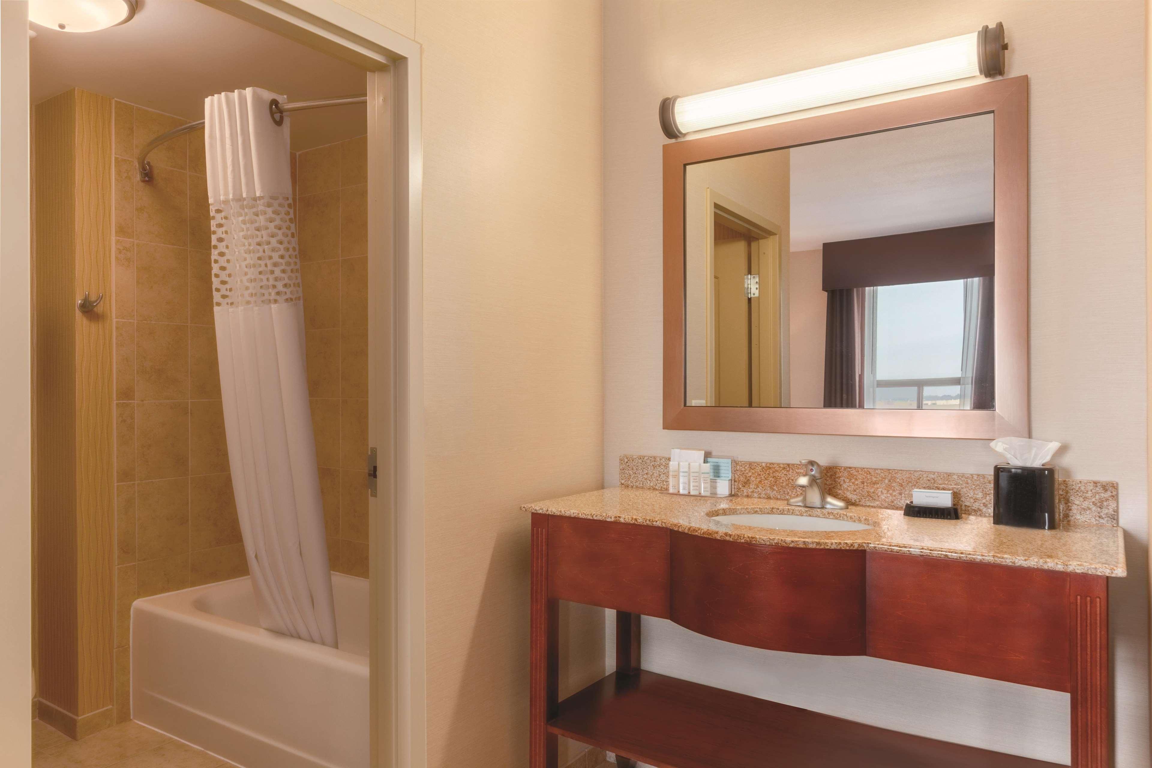 Hotel Hampton By Hilton South Edmonton