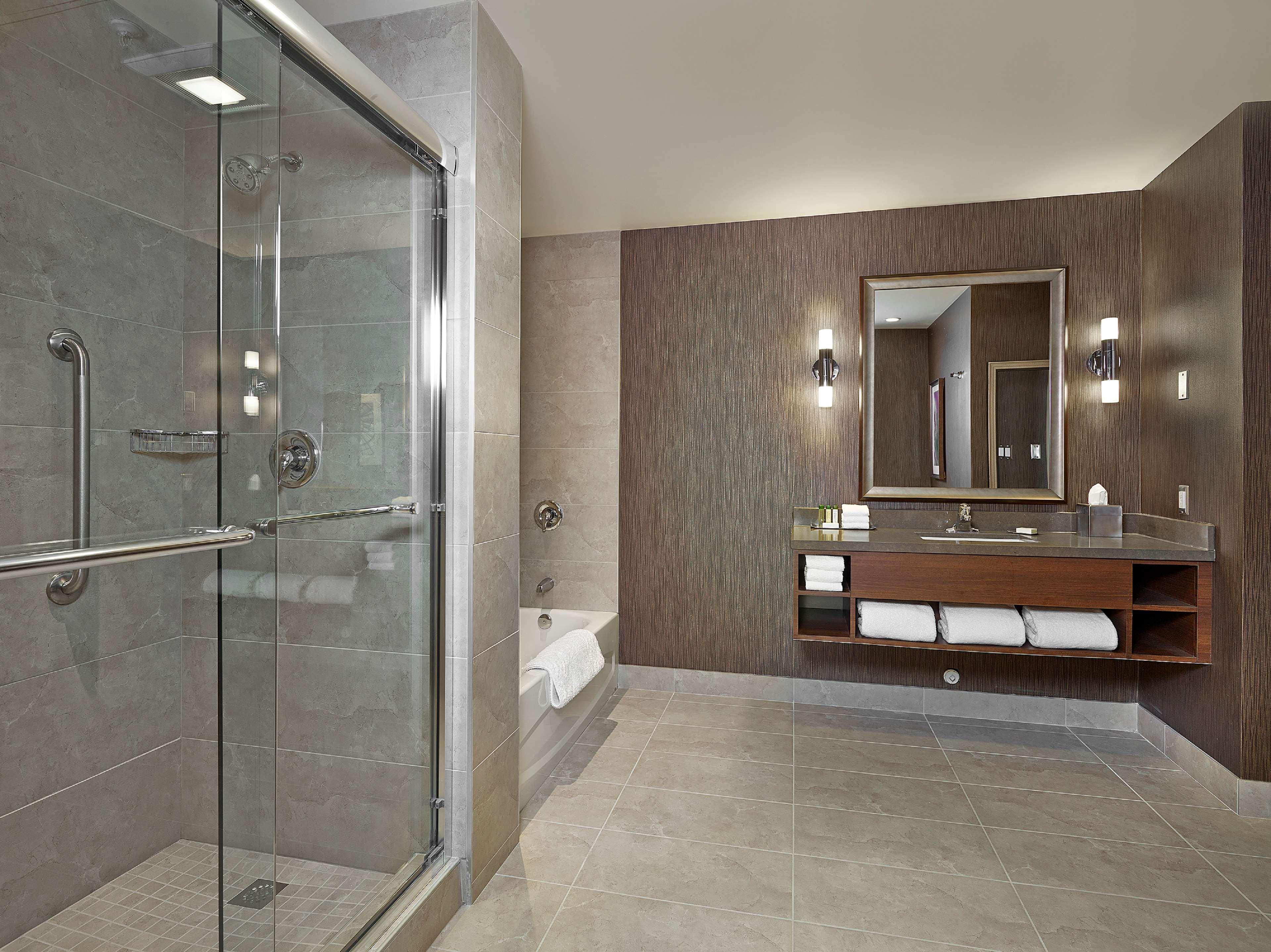 Doubletree By Hilton West 4* Edmonton
