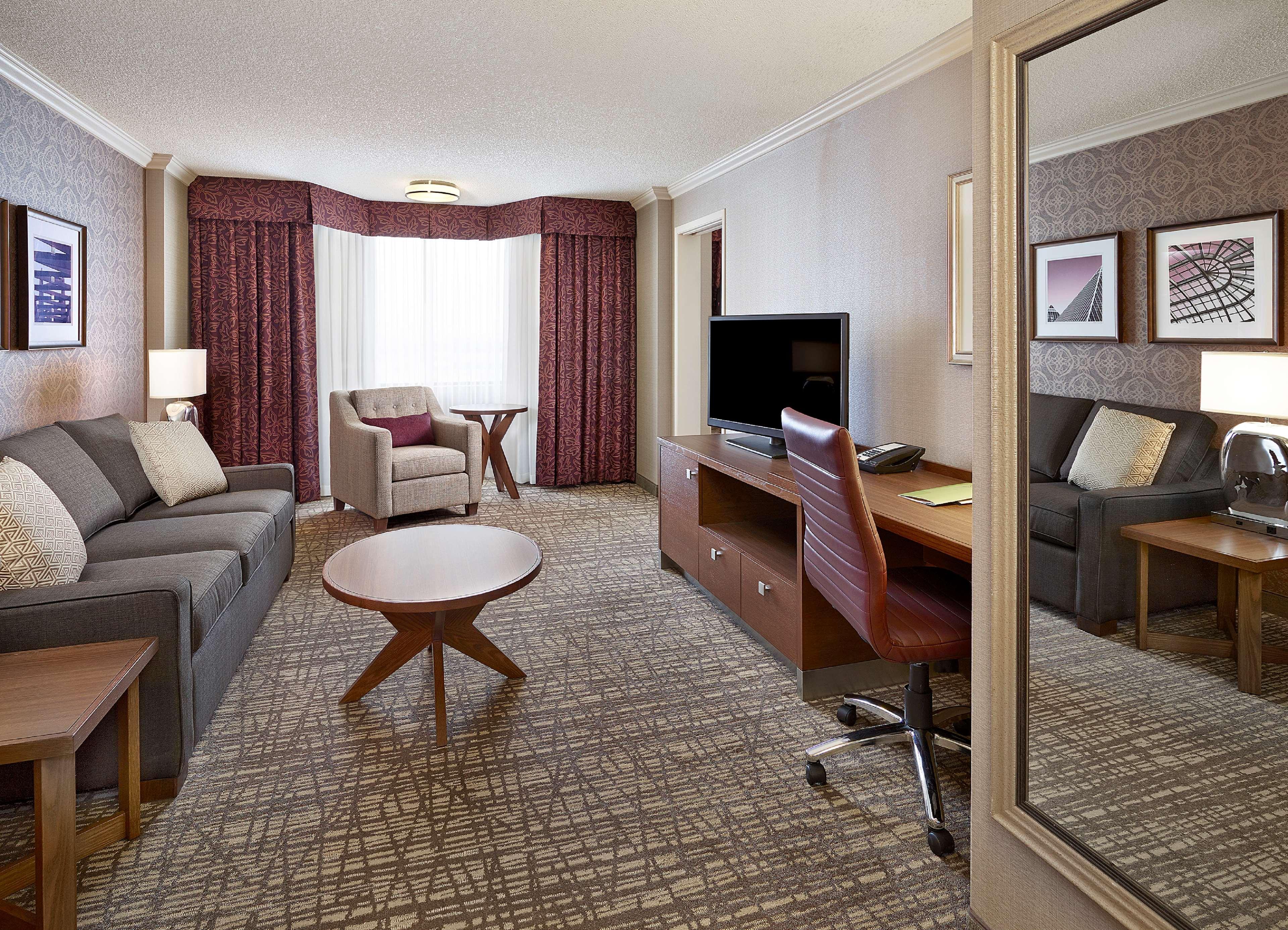 Doubletree By Hilton West Hotel