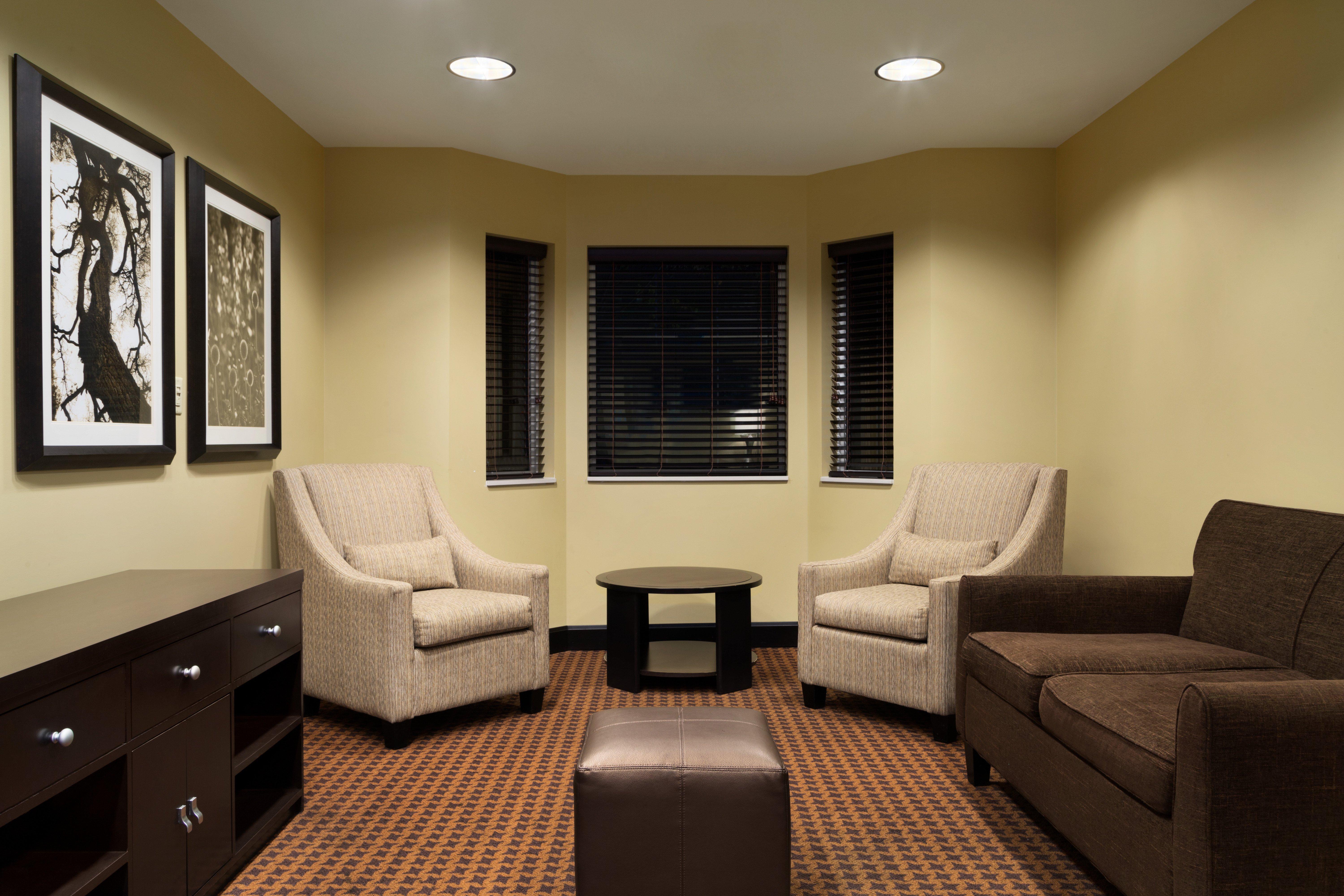 Staybridge West By Ihg Hotel 3*