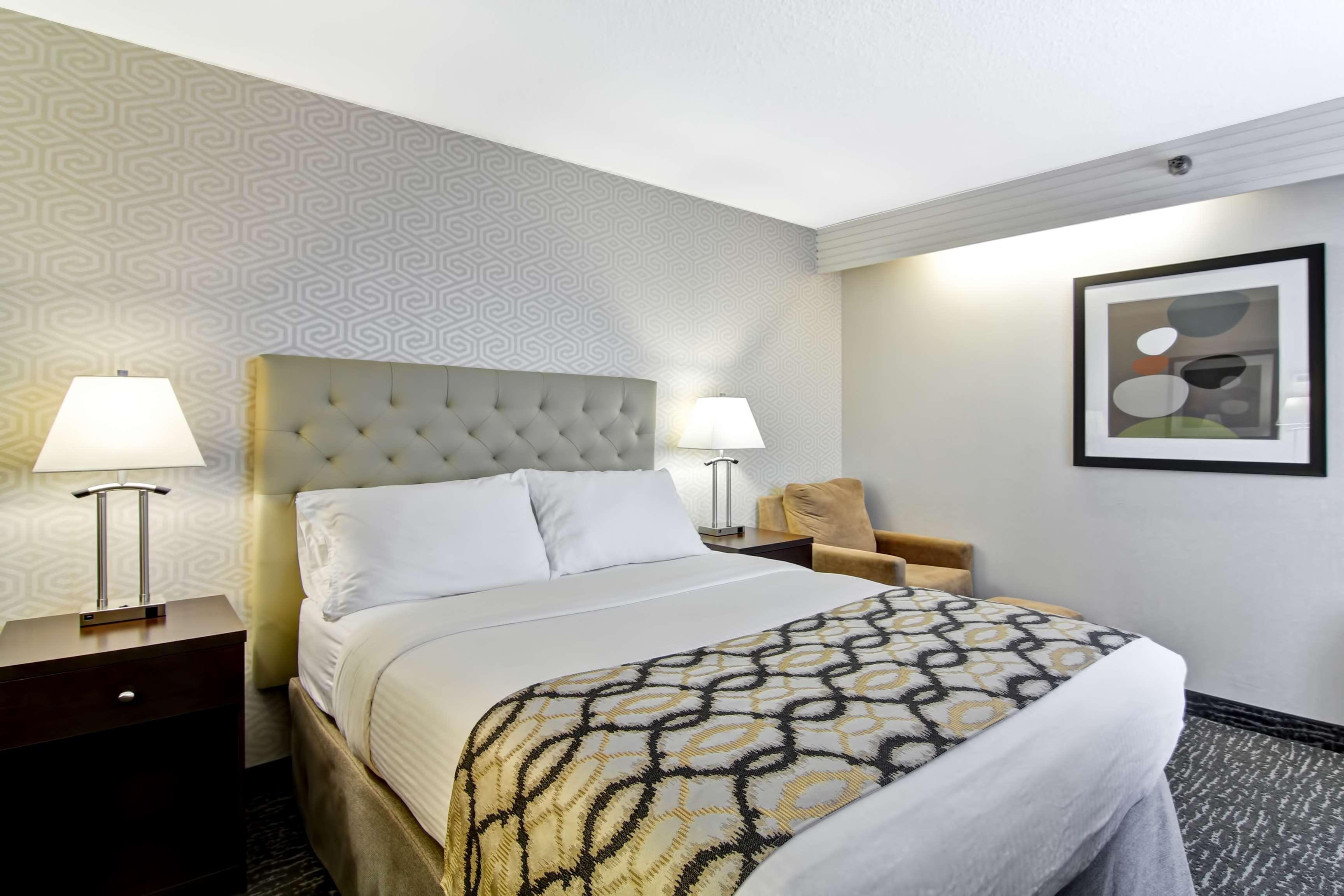 Western Cedar Park Hotel