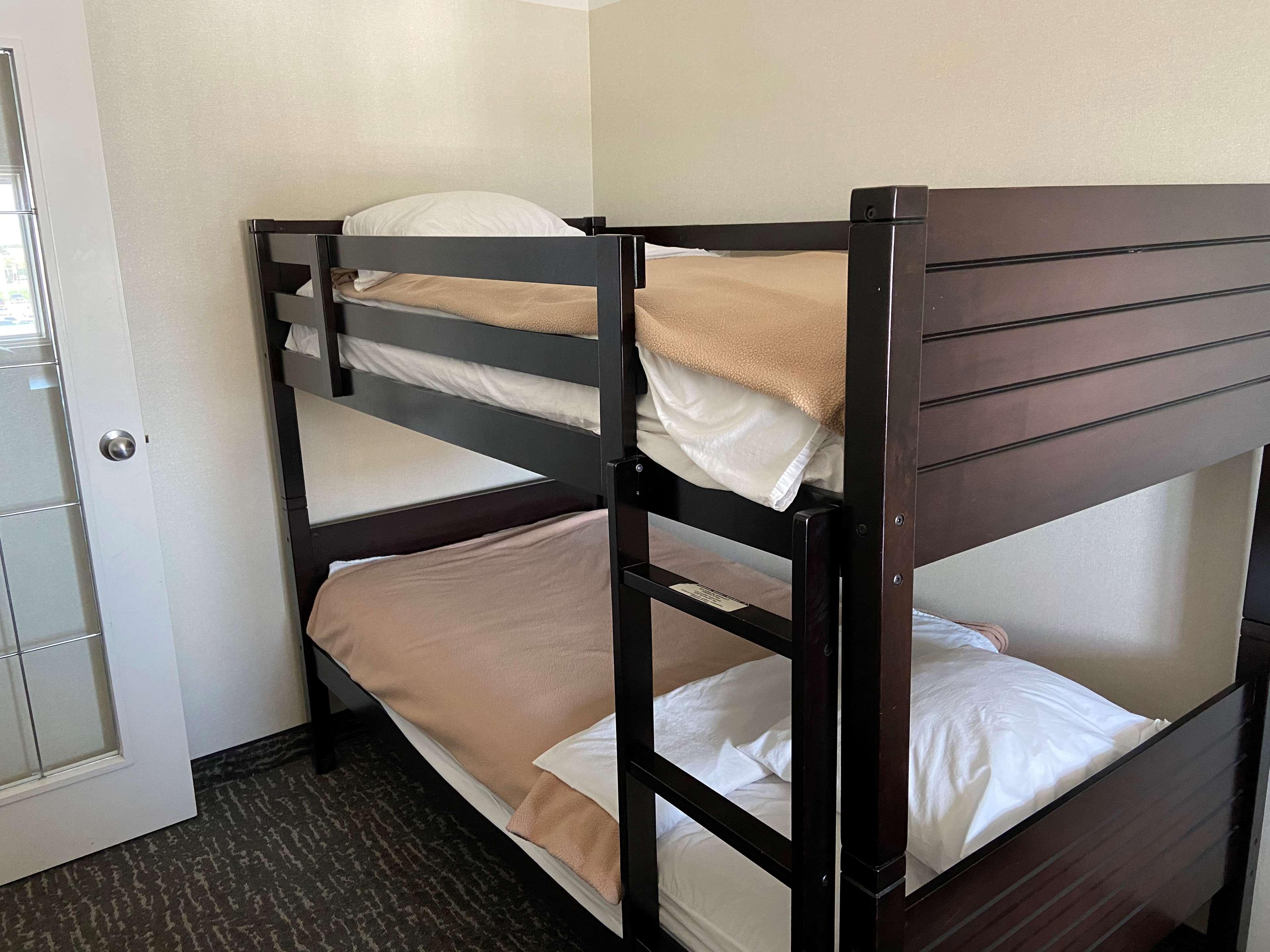 Western Cedar Park Hotel