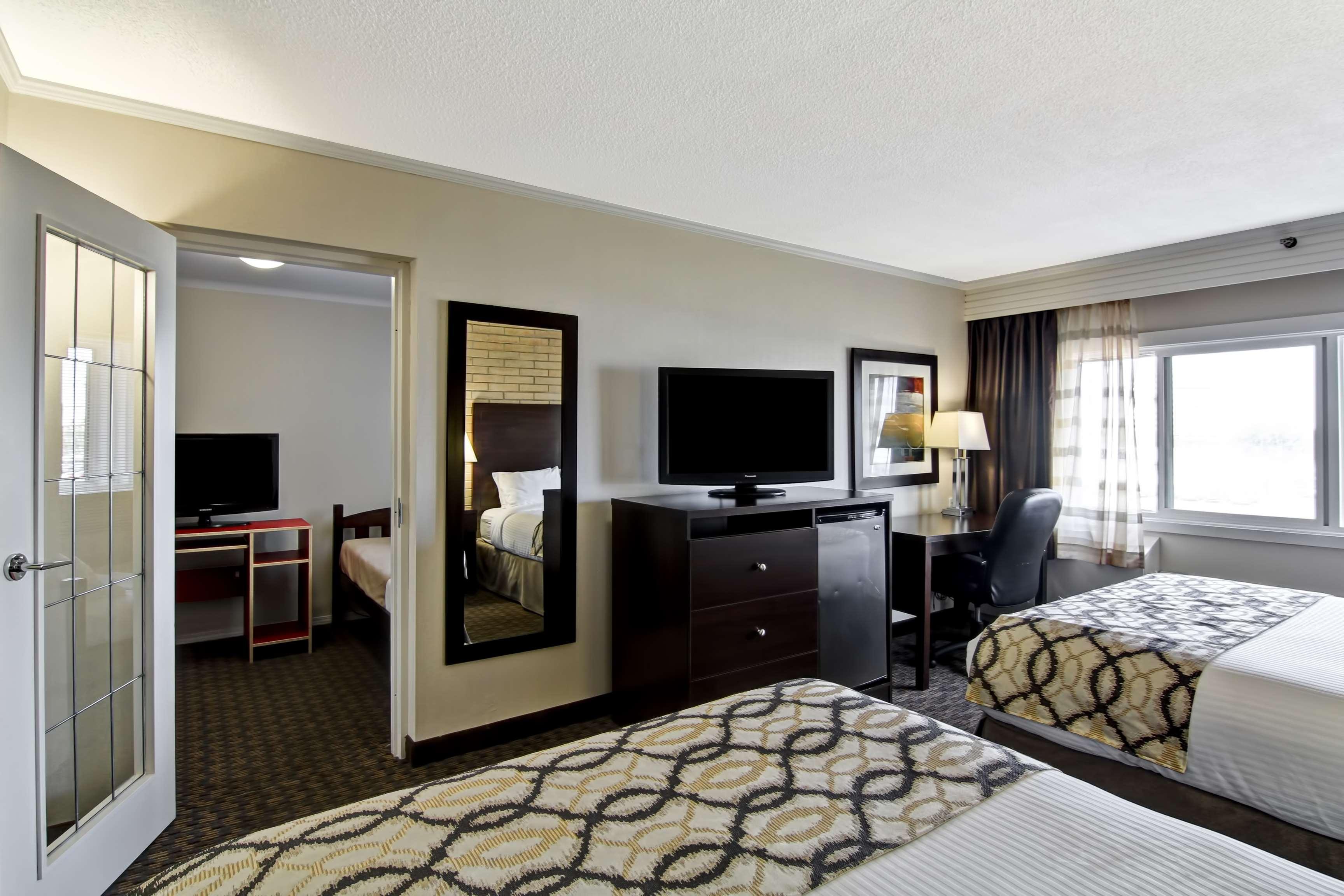 Western Cedar Park Hotel