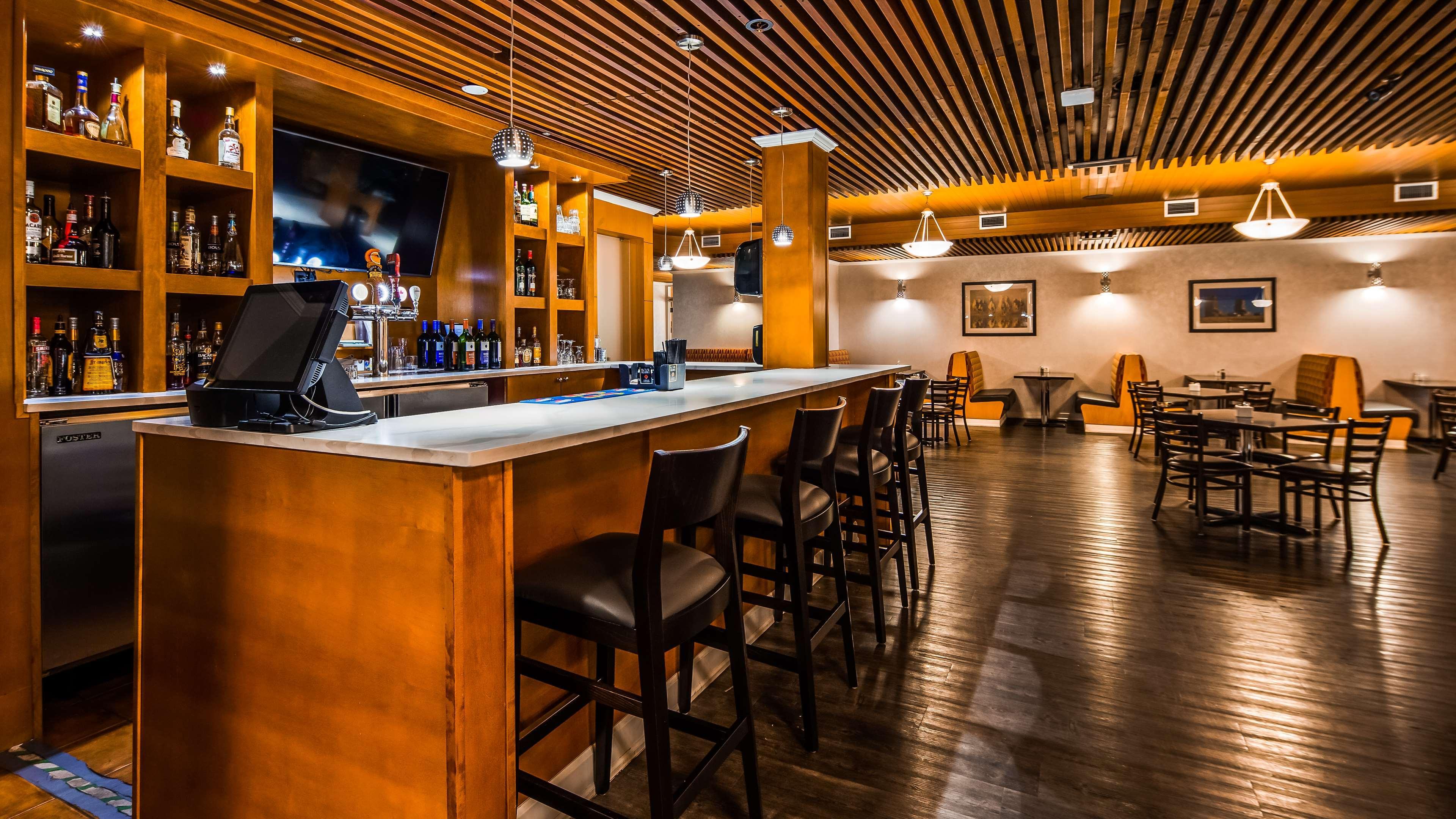 Hotel Western Cedar Park Edmonton