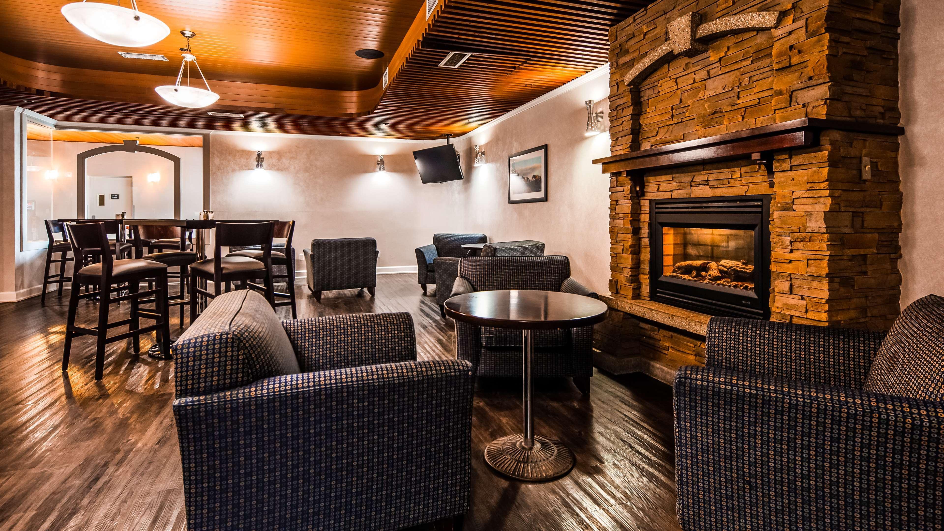 Western Cedar Park Hotel 3*