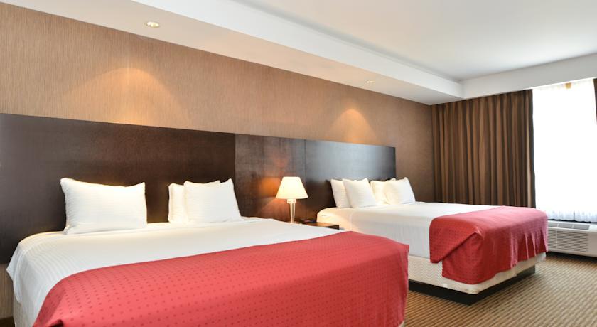 & Convention Center 3* Edmonton