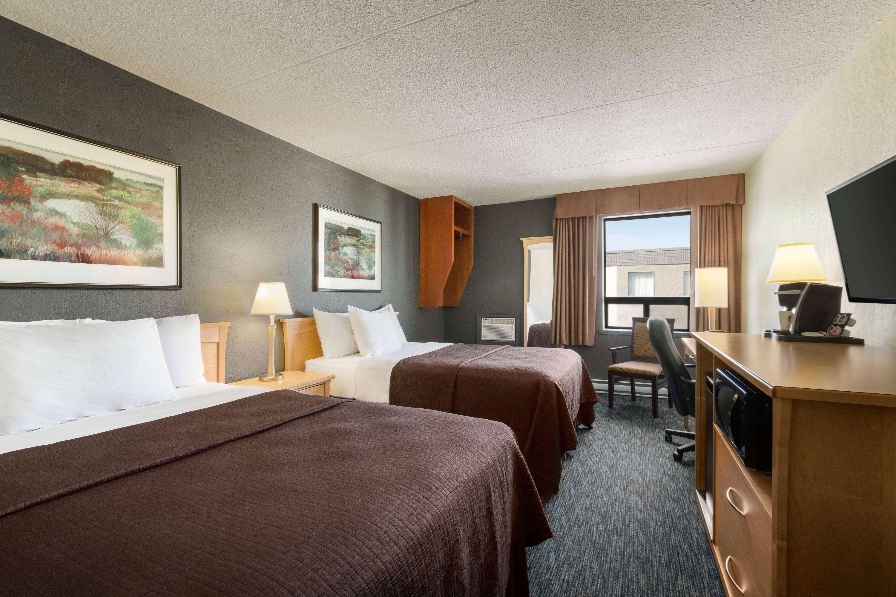 Travelodge By Wyndham West Edmonton